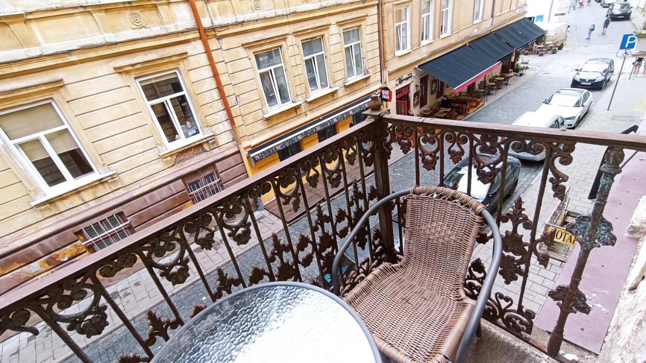 Ляльковий Театр Не Мансарда Leópolis Exterior foto